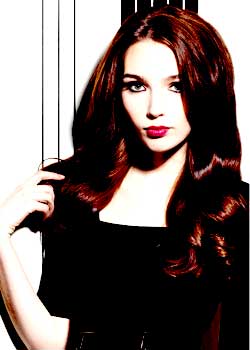 Immagine HAIRFASHION ANGELA LOWERY - Y SALON A133-04.jpg