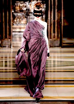 Immagine HAIRFASHION ASHLEY ISHAM - TONI&GUY A142-04.jpg