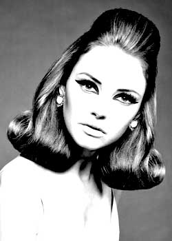Immagine HAIRFASHION JUDE MC EWEN - TONI&GUY A215-03.jpg