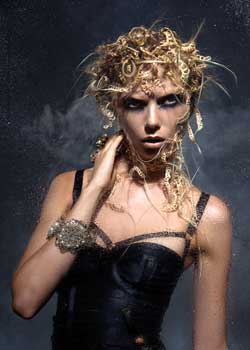 Immagine HAIRFASHION EMILIANO VITALE, LISA MUSCAT - É SALON A599-05.jpg