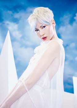 Immagine HAIRFASHION LUIGI MARTINI AND INTERNATIONAL CREATIVE TEAM B185-03.jpg