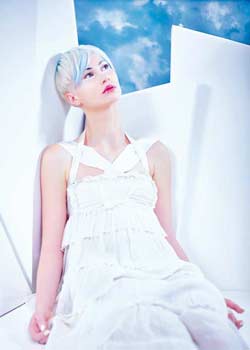 Immagine HAIRFASHION LUIGI MARTINI AND INTERNATIONAL CREATIVE TEAM B185-07.jpg