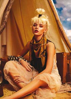 Immagine HAIRFASHION LUIGI MARTINI AND INTERNATIONAL CREATIVE TEAM B185-10.jpg