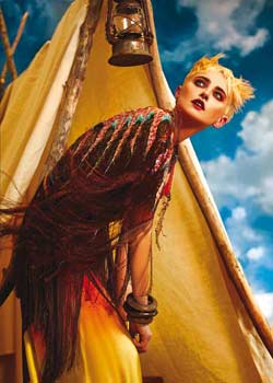 Immagine HAIRFASHION LUIGI MARTINI AND INTERNATIONAL CREATIVE TEAM B185-11.jpg